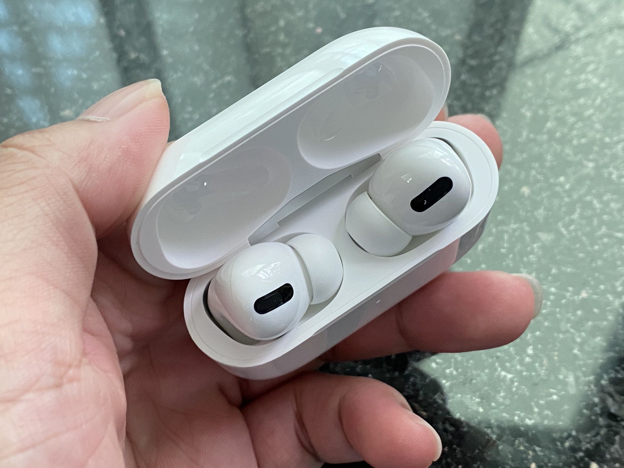 รีวิว AirPods Pro : หูฟังที่ไม่ได้ Pro อย่างที่คิด