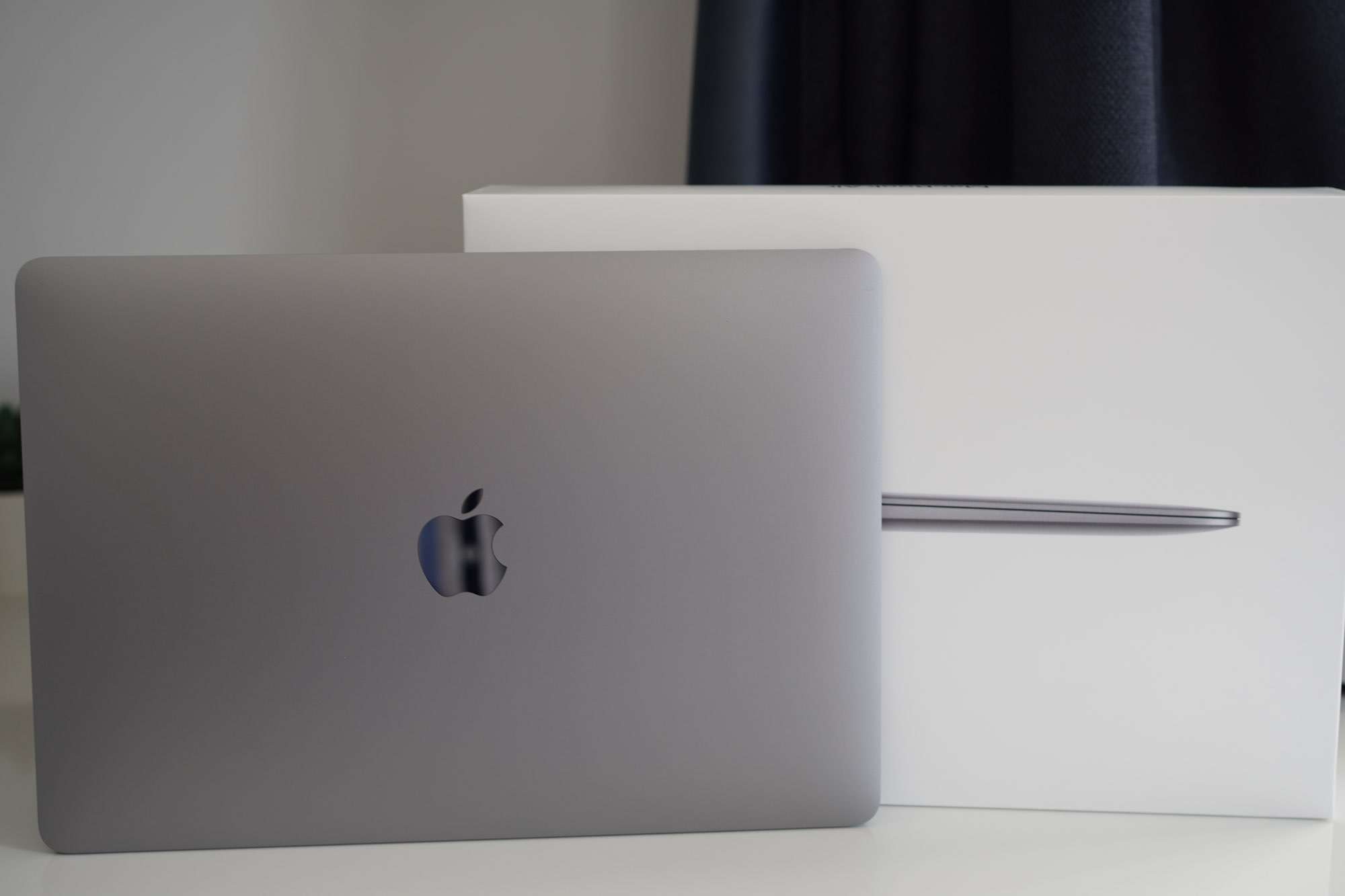 รีวิว Macbook Air M1 2020 Laptop บ้าอะไร เร็วโคตร ๆ สั่ง CTO ยังไง