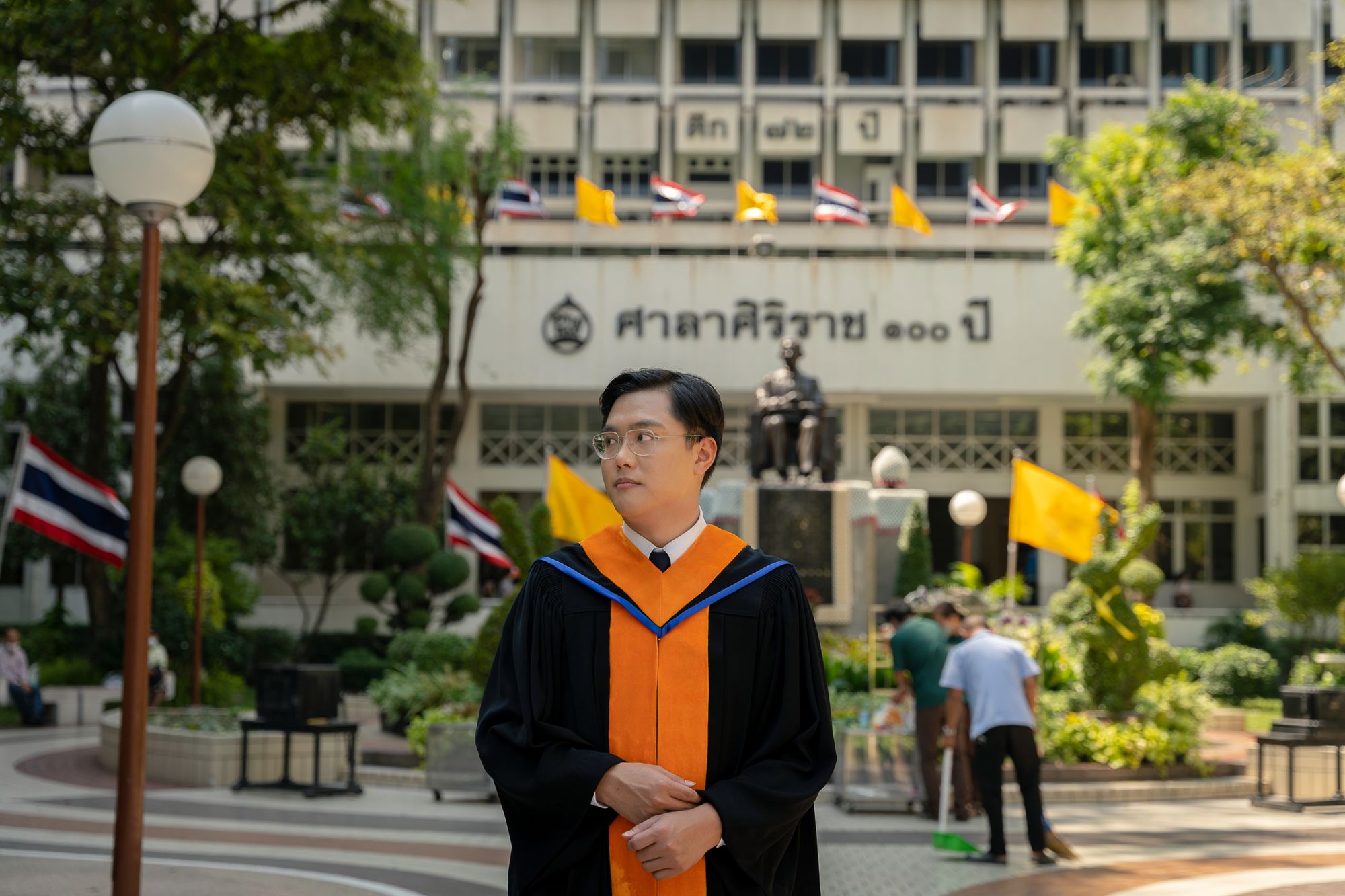 รีวิวความมหาบัณฑิต และลานรถทัวร์ (ได้นามสกุลใหม่ด้วยแหละแกร)